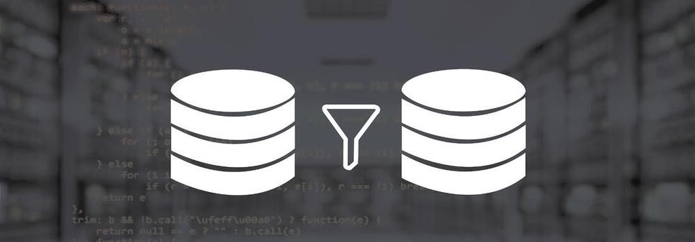 Programmierskript mit Icon zweier Server sowie einem Zeittrichter im Vordergrund 